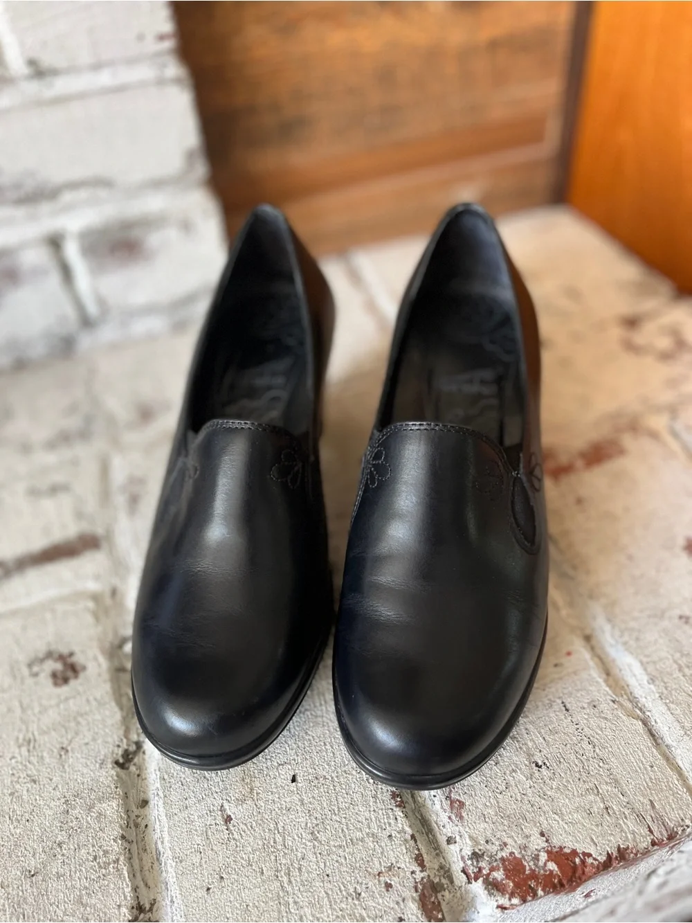 Dansko 38 Black Leather Women’s Slip-On Heeled Shoes